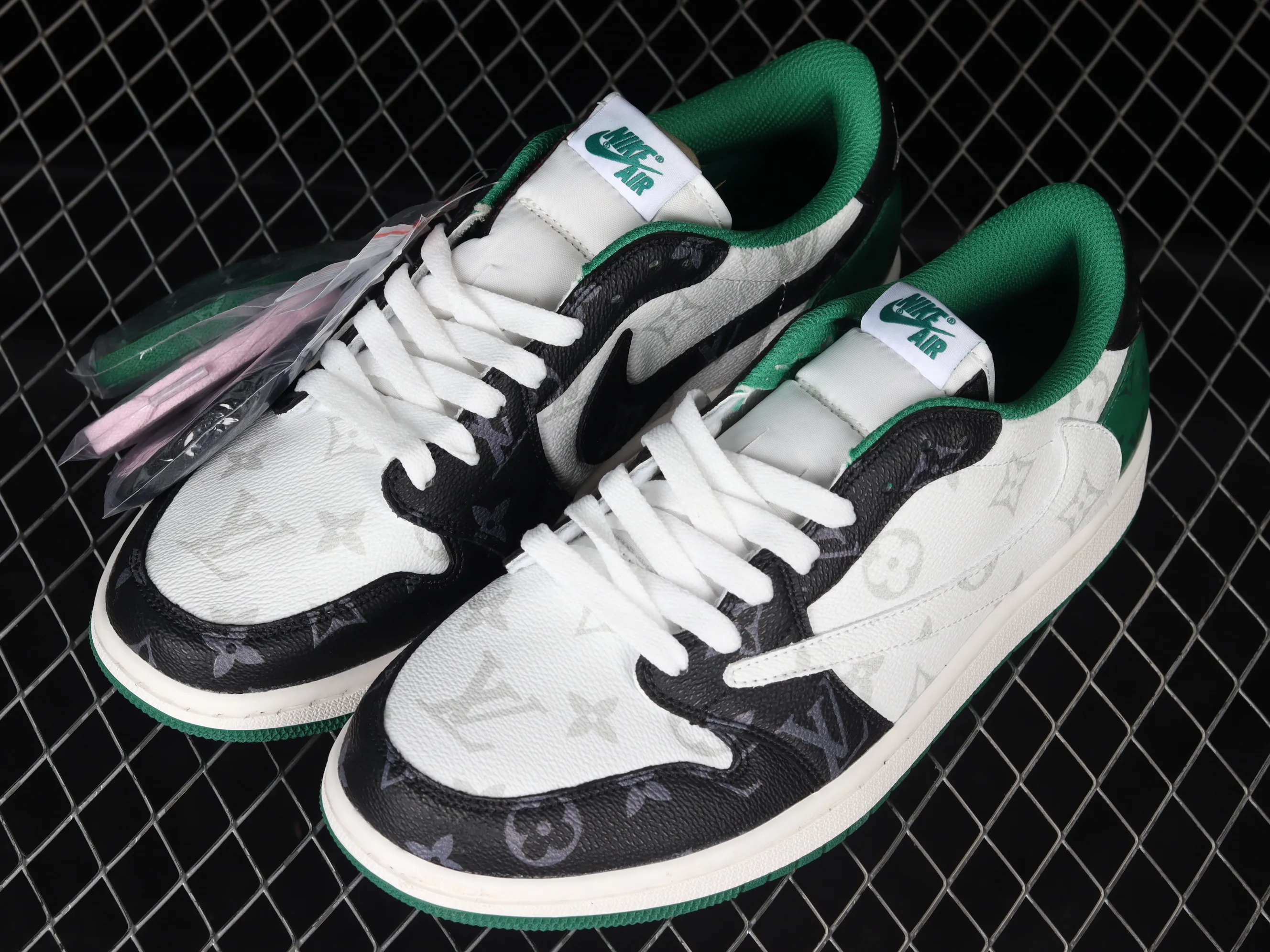 All categories Air Jordan Jordan series basketball shoes Air Jordan 1 Low Donkey brand x Travis Scott x Air Jordan 1 AJ1 Joe 1 lightning overhead low-top basketball shoes DM7866-553